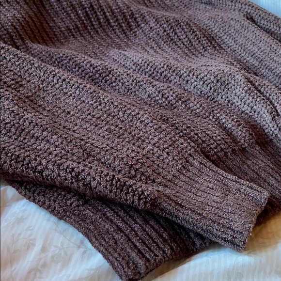Aritzia // Wilfred Essential Chenille Sweater - Picture 7 of 11